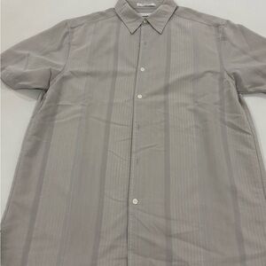Geoffrey Beene Men’s Medium Short Sleeve Button-Down Shirt in Light Taupe Stripe